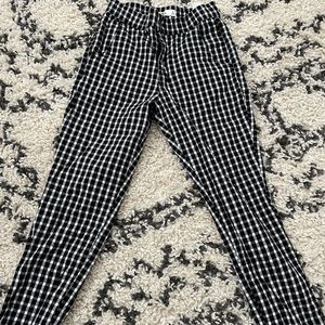 Hollister Black and White Plaid Pant Cropped